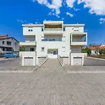 Apartment Djana