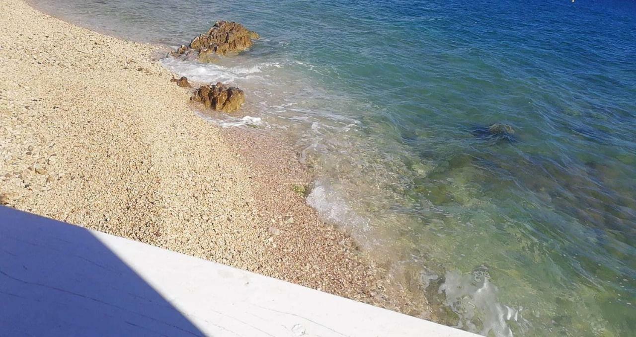 Apartament Djana *