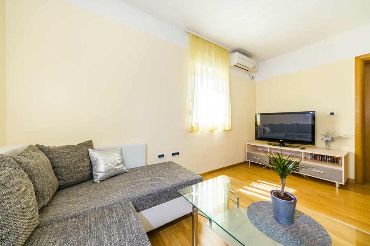 Djana Apartament *